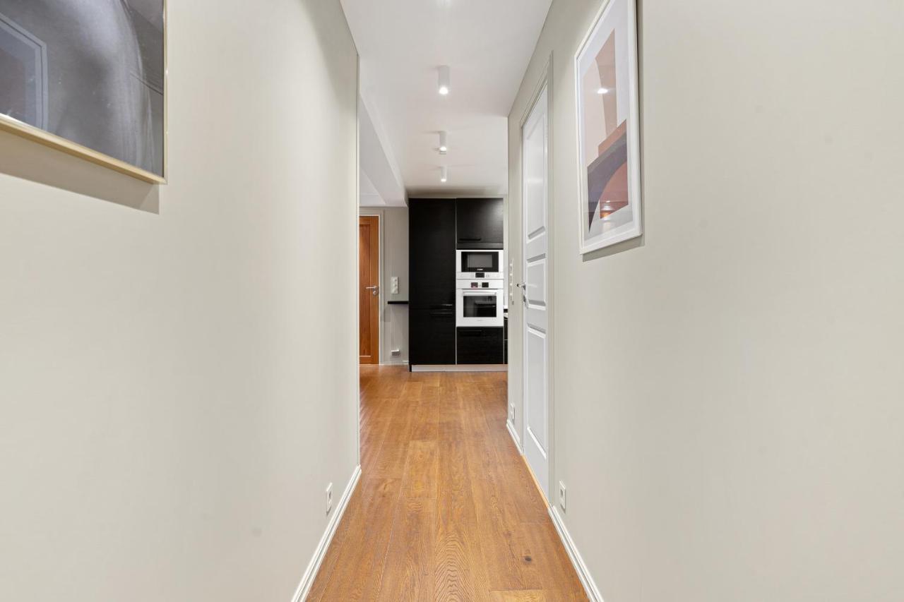 Cozy Elegant 2Bedroom Apt W/Parking And Nice View 特罗姆瑟 外观 照片