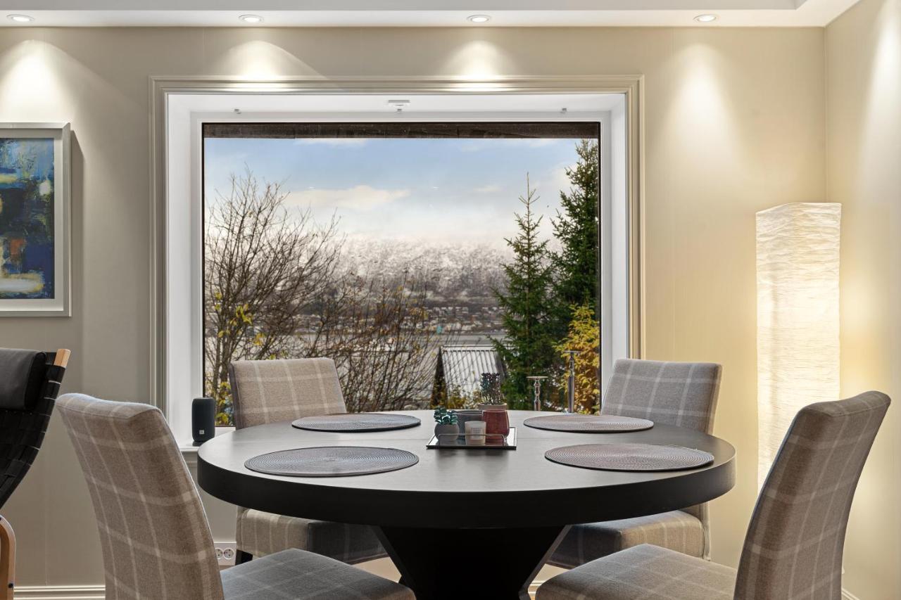 Cozy Elegant 2Bedroom Apt W/Parking And Nice View 特罗姆瑟 外观 照片