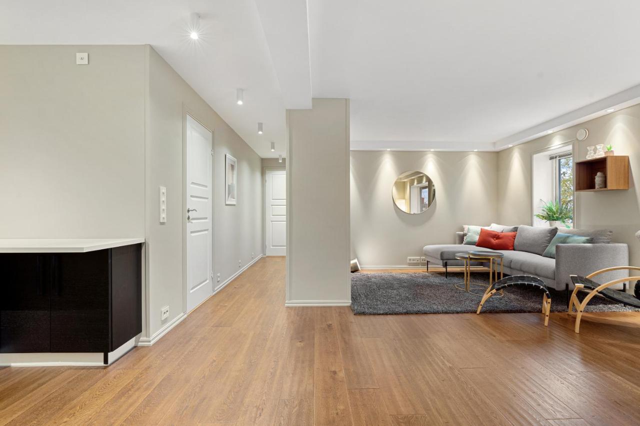 Cozy Elegant 2Bedroom Apt W/Parking And Nice View 特罗姆瑟 外观 照片